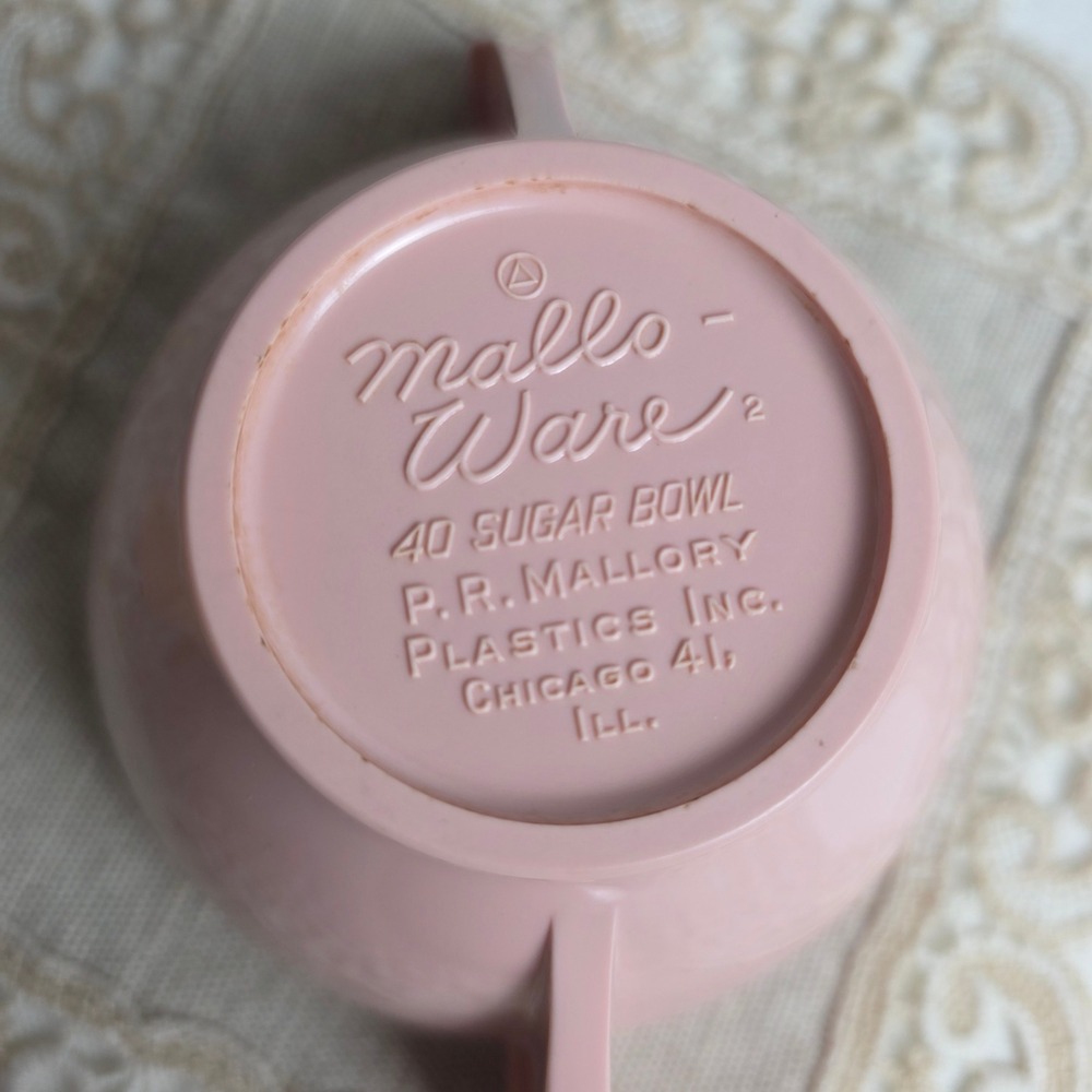 Vintage Mallo-Ware Pink Melamine Sugar Bowl with Lid and Creamer Set MCM Chicago - Picture 7 of 14